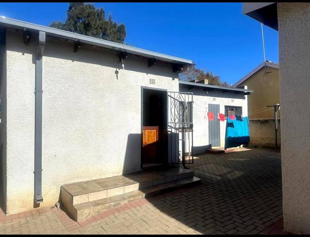 2 BEDROOM HOUSE FOR SALE IN MOROKA